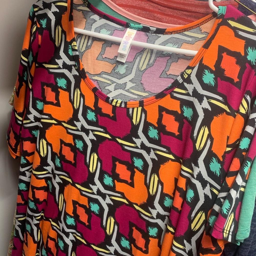 Lularoe tops - Picture 7 of 8